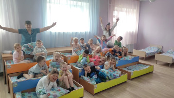 Второй тематический день прощания с детством, и выпускники группы "Колокольчик" Второй тематический день прощания с детством, и выпускники группы "Колокольчик".